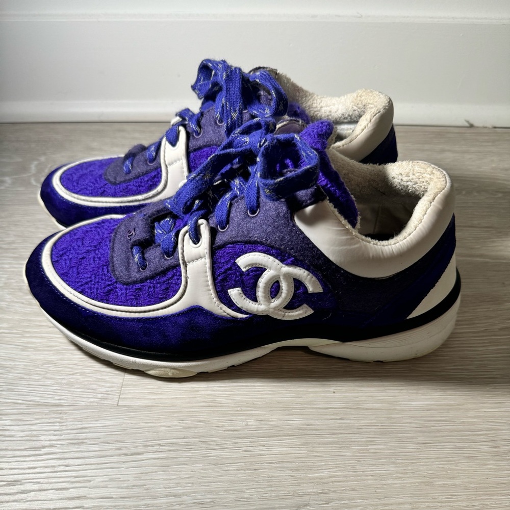 Chanel runners